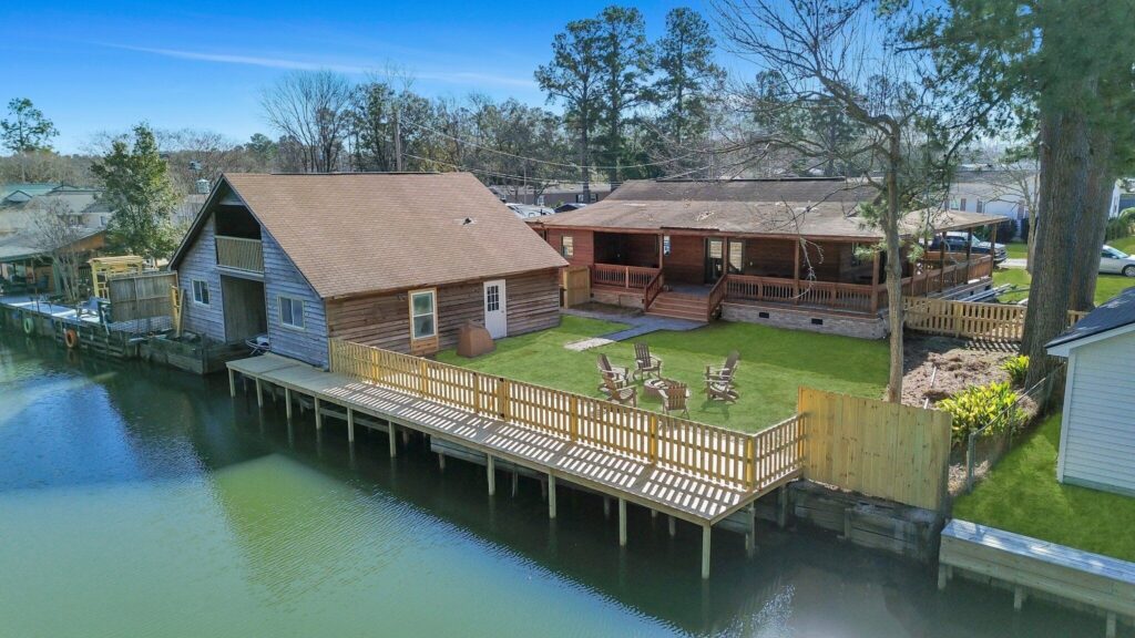 Front Image of Vacation Rental House: Charming Waterfront Home w/ Lake Access - Pet Friendly