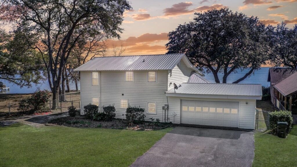 Front Image of Vacation Rental House: Deep Water Lakefront Home w/ Private Dock