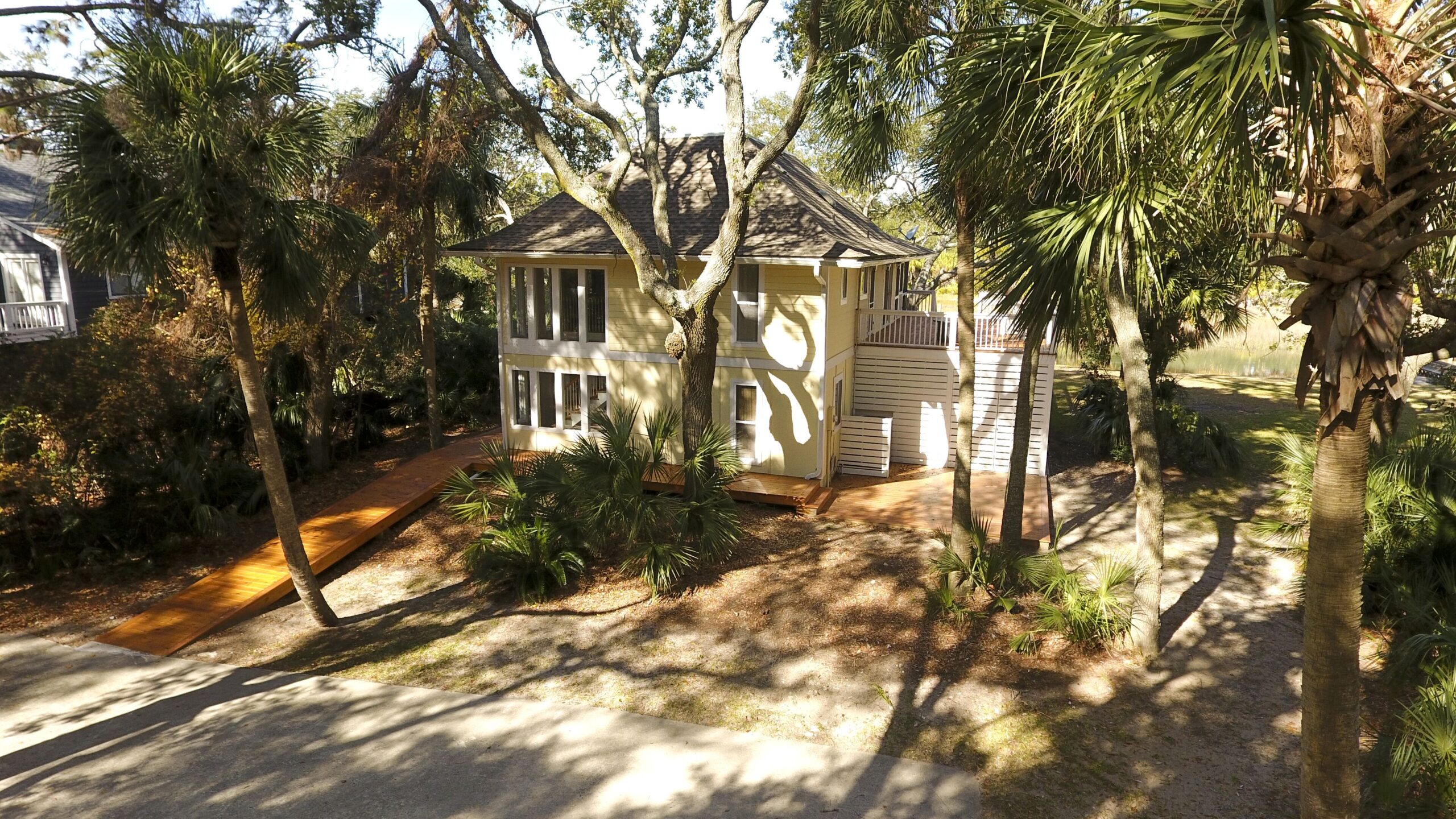 Gorgeous Canal Home - Fantastic Central Location - just steps to the best Beach Gorgeous Canal Home - Fantastic Central Location - just steps to the best Beach