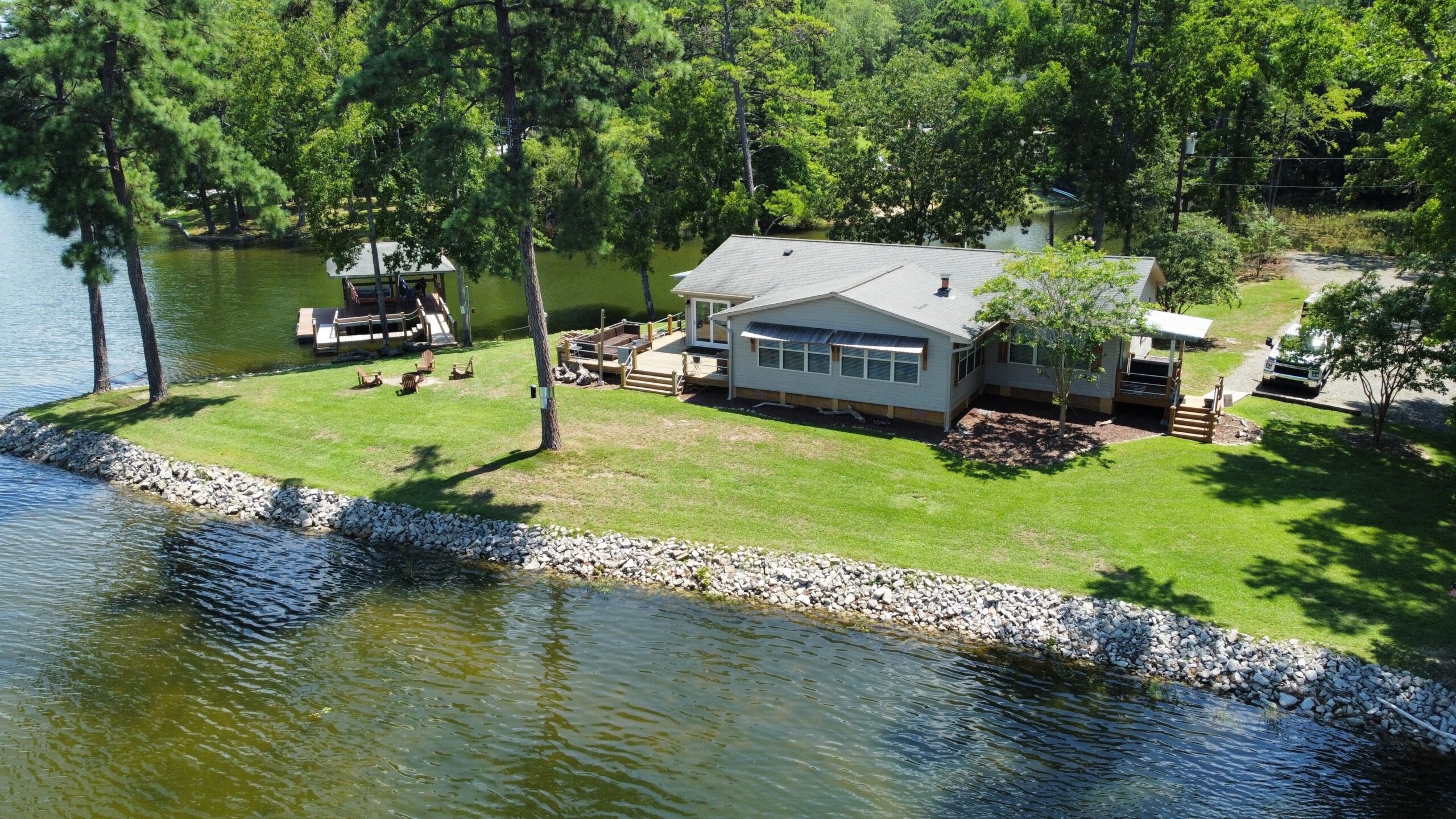 Lake Wateree SC Waterfront Home 3B2Ba w King Bed, Loads of Amenities & Dock! Lake Wateree SC Waterfront Home 3B2Ba w King Bed, Loads of Amenities & Dock!