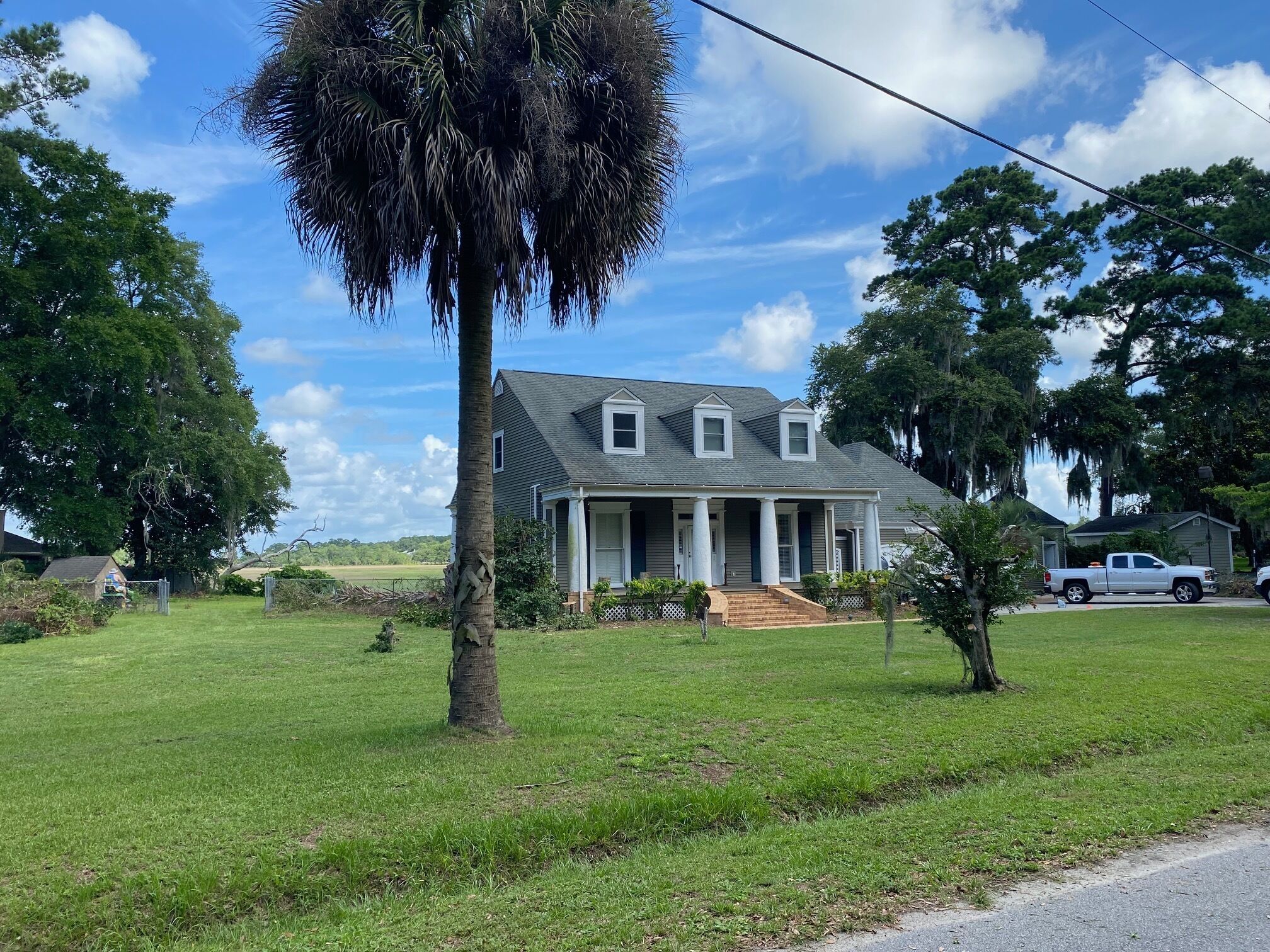 Large Rustic Home for Marine Graduation and Family Fishing