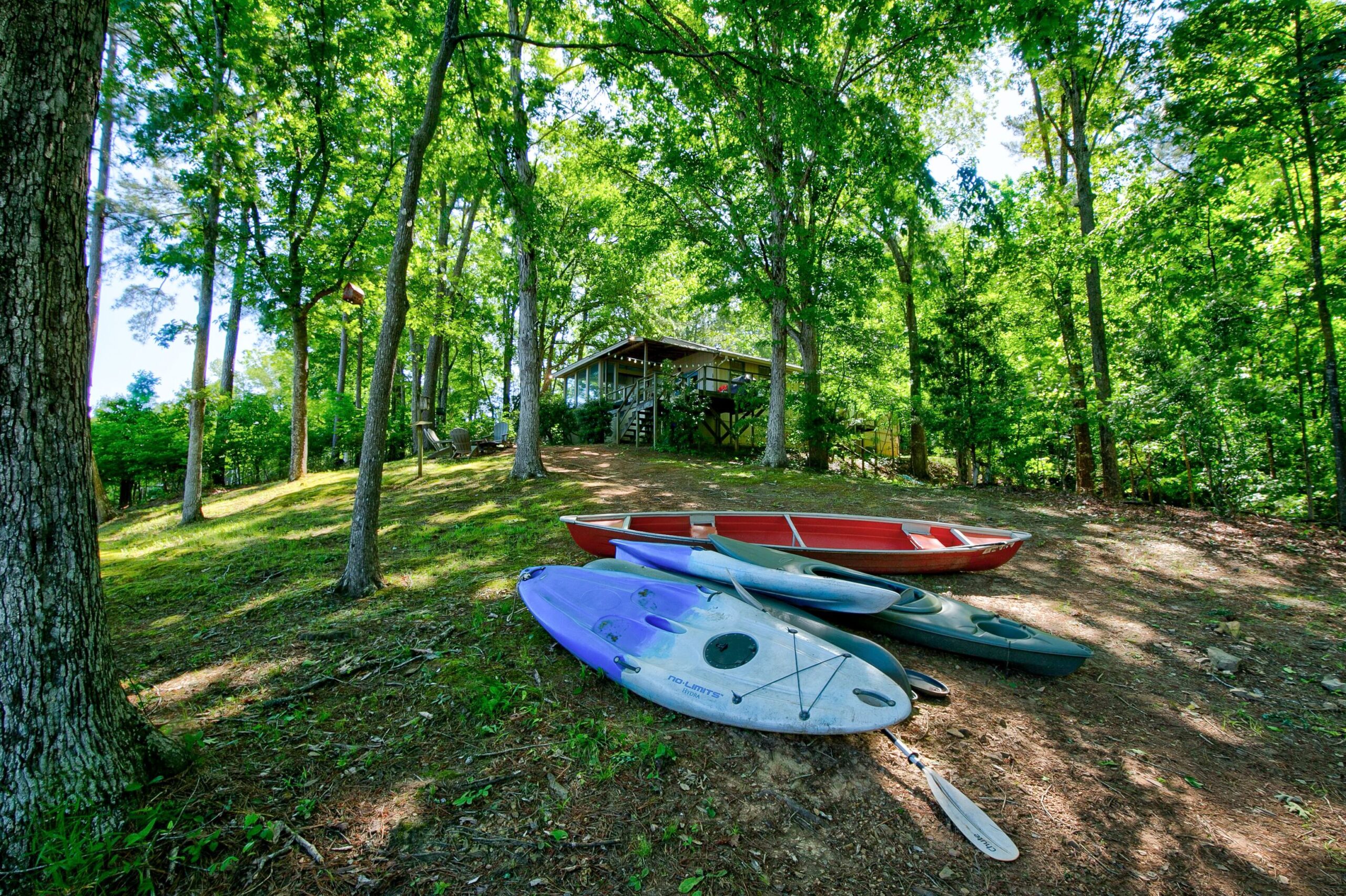 Quick Retreat- Lakefront lot, for family getaway, water activities or fishing! Quick Retreat- Lakefront lot, for family getaway, water activities or fishing!