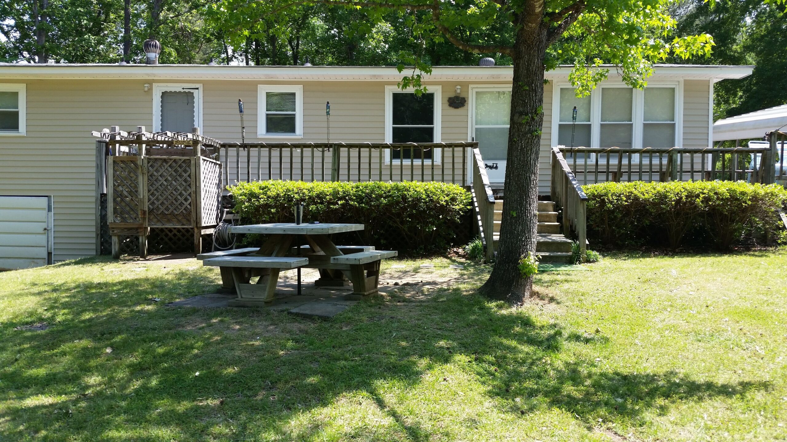 Quiet, good fishing, boating and swimming on large private lot Quiet, good fishing, boating and swimming on large private lot