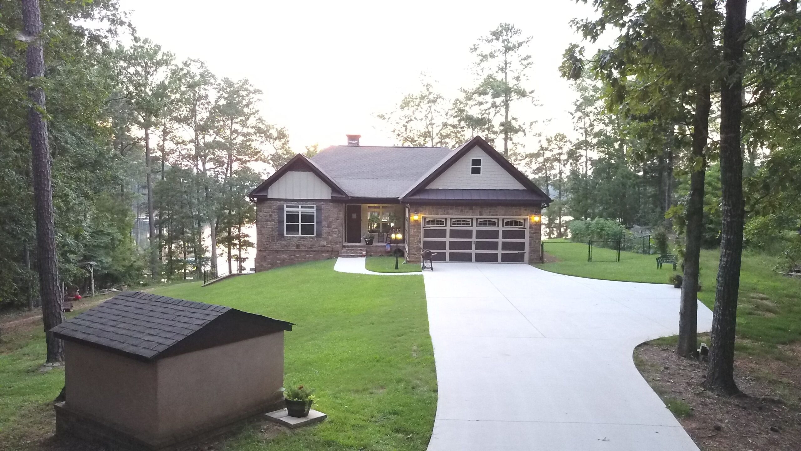 Relax in Comfort, Family Friendly, Lakefront Custom Home