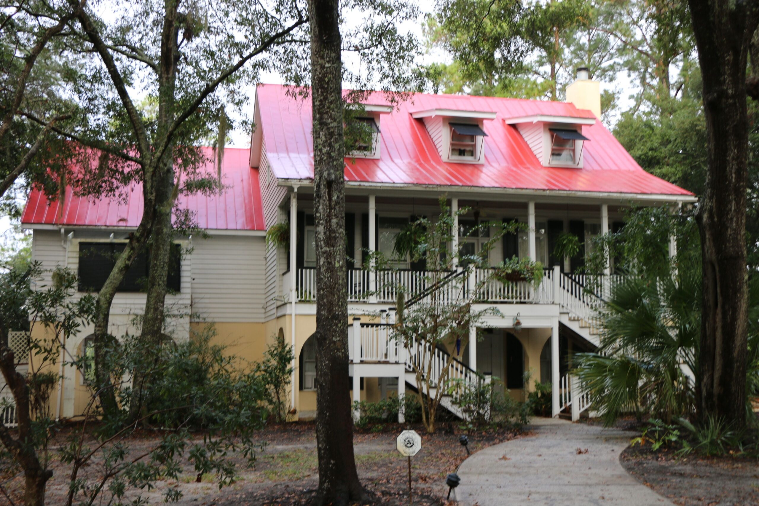 Southern Charm with Water, Golf course and more!