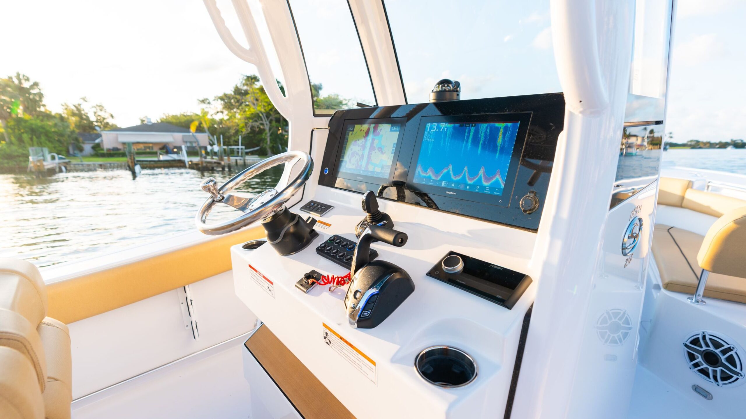 Sportsman Masters 227 Helm area with Garmin electronics