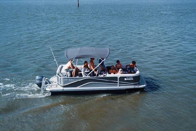 2-Hour Hilton Head Pontoon Boat Rental 2-Hour Hilton Head Pontoon Boat Rental