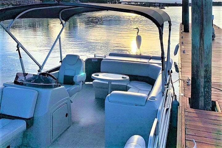 8-Hour Private Hilton Head Pontoon Boat Rental 8-Hour Private Hilton Head Pontoon Boat Rental