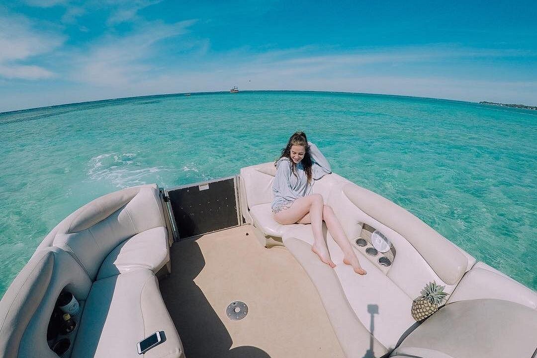 12 passenger Crab Island pontoon boat rental 12 passenger Crab Island pontoon boat rental