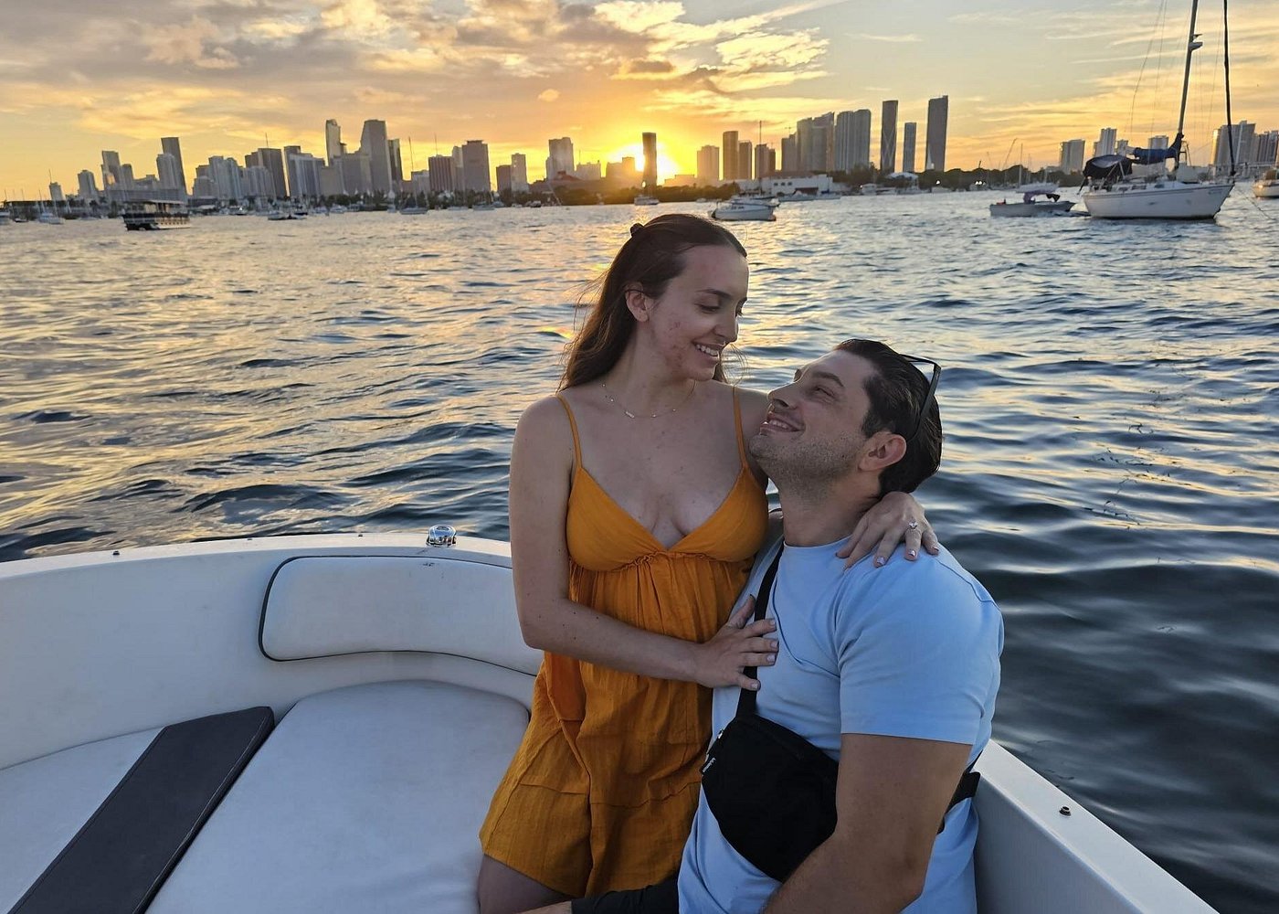2 hrs Miami Private Boat Tour with Cooler, Ice, Bluetooth Stereo 2 hrs Miami Private Boat Tour with Cooler, Ice, Bluetooth Stereo