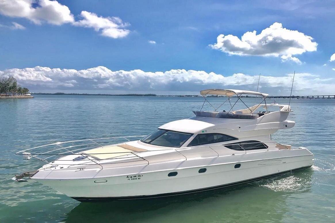 Miami 2 Hours Private Yacht Tour for 13 ppl on a 50 ft Yacht Miami 2 Hours Private Yacht Tour for 13 ppl on a 50 ft Yacht