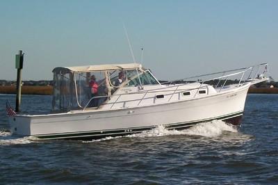 Private Charleston Harbor Cruise on Motor Yacht Private Charleston Harbor Cruise on Motor Yacht