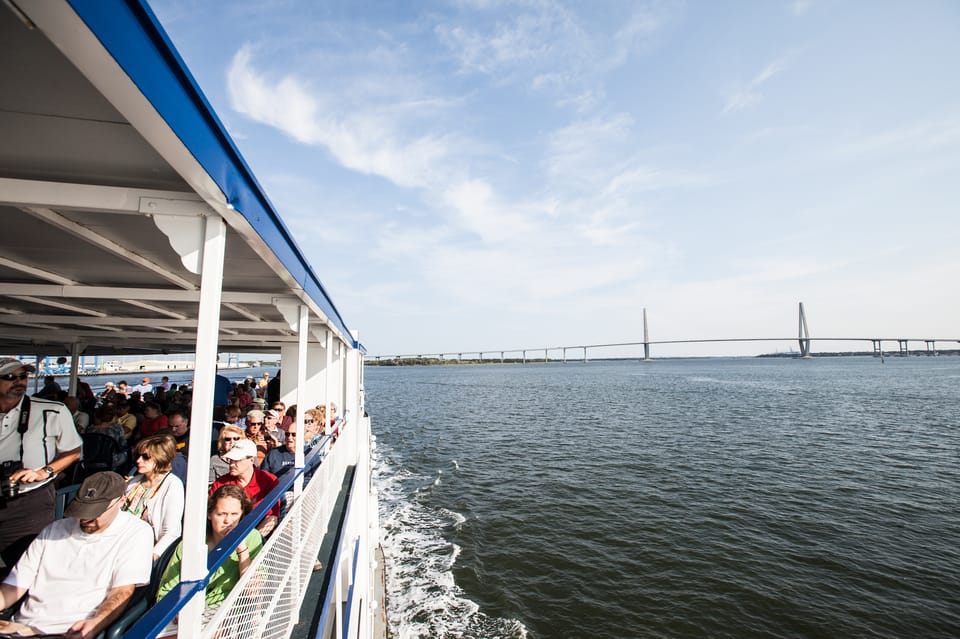 Sightseeing Harbor Tour & Dolphin Watch Sightseeing Harbor Tour & Dolphin Watch