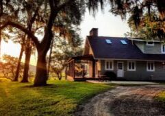Beautiful Water Views, Huge Yard, Boat Dock, Private, Quiet, Minutes to Beaufort