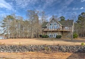 Dreamy Ridgeway Home w Grill on Lake Wateree!