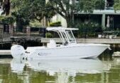 Experience Charleston Aboard the 2025 Robalo r250