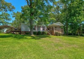 Great Lake Wateree Retreat! Enjoy view from the deck with your morning coffee.