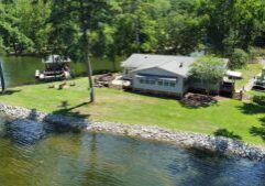 Lake Wateree SC Waterfront Home 3B2Ba w King Bed, Loads of Amenities & Dock!