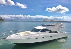 Miami 2 Hours Private Yacht Tour for 13 ppl on a 50 ft Yacht