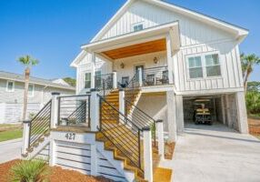 NEW LISTING Six Bedrooms - Private Dock - Steps to the Beach - Sleeps 14
