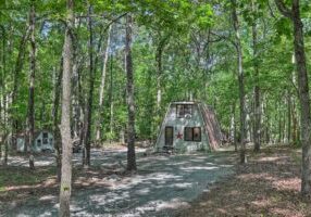 Quaint Tignall Cabin w Deck & Private Dock!