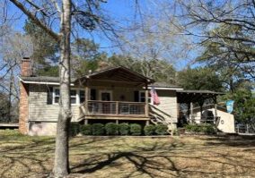 Quiet Secluded Lakeside Home on Fishing Creek of Clarks Hill Lake.