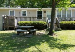 Quiet, good fishing, boating and swimming on large private lot