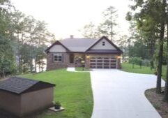 Relax in Comfort, Family Friendly, Lakefront Custom Home