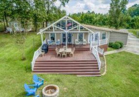 Stylish, Amenity-Rich, Waterfront house Fenced-in, Boat Ramp, Dock, SUP, Kayaks