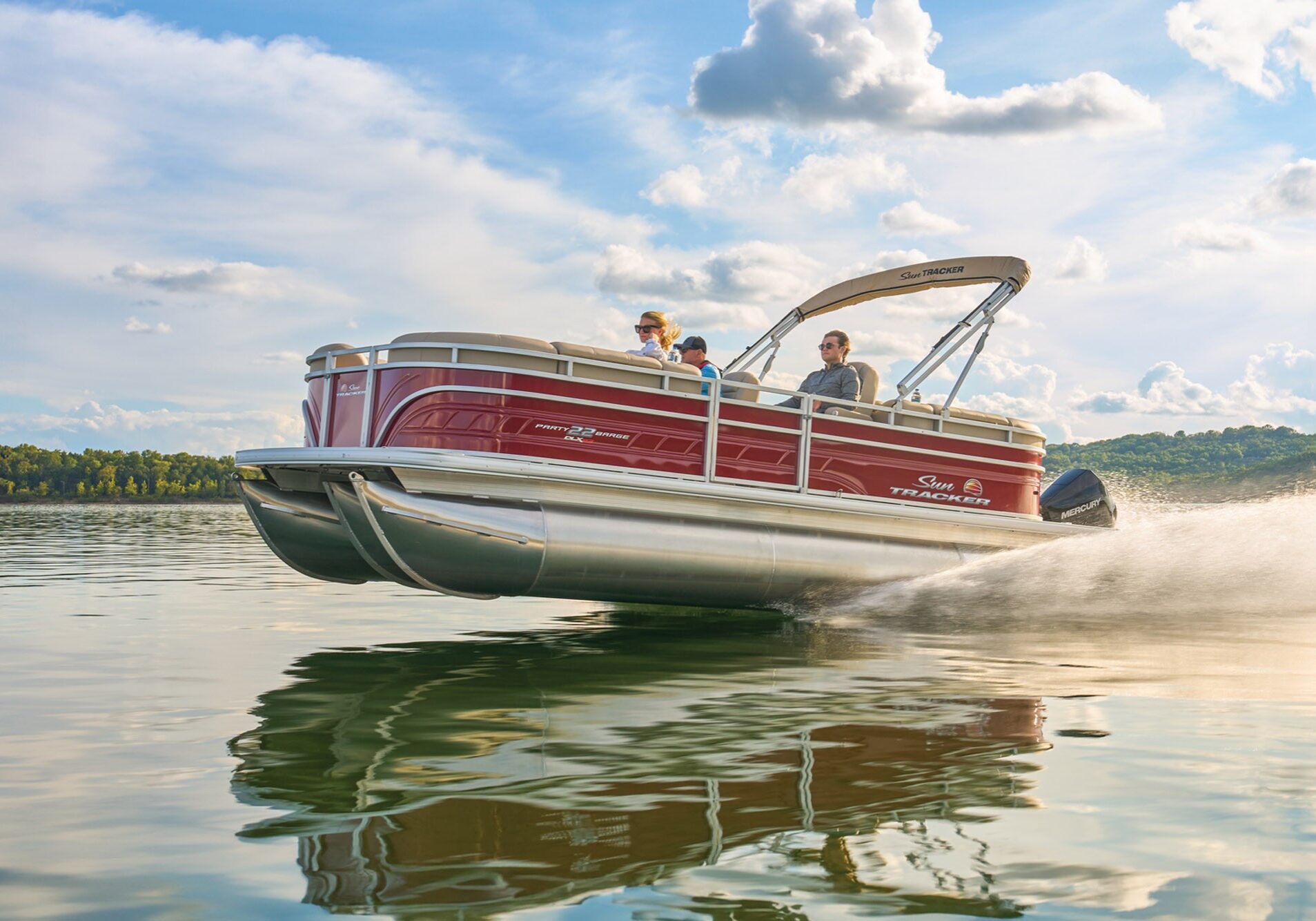 Sun Tracker Pontoons Image Sun Tracker Pontoons Image