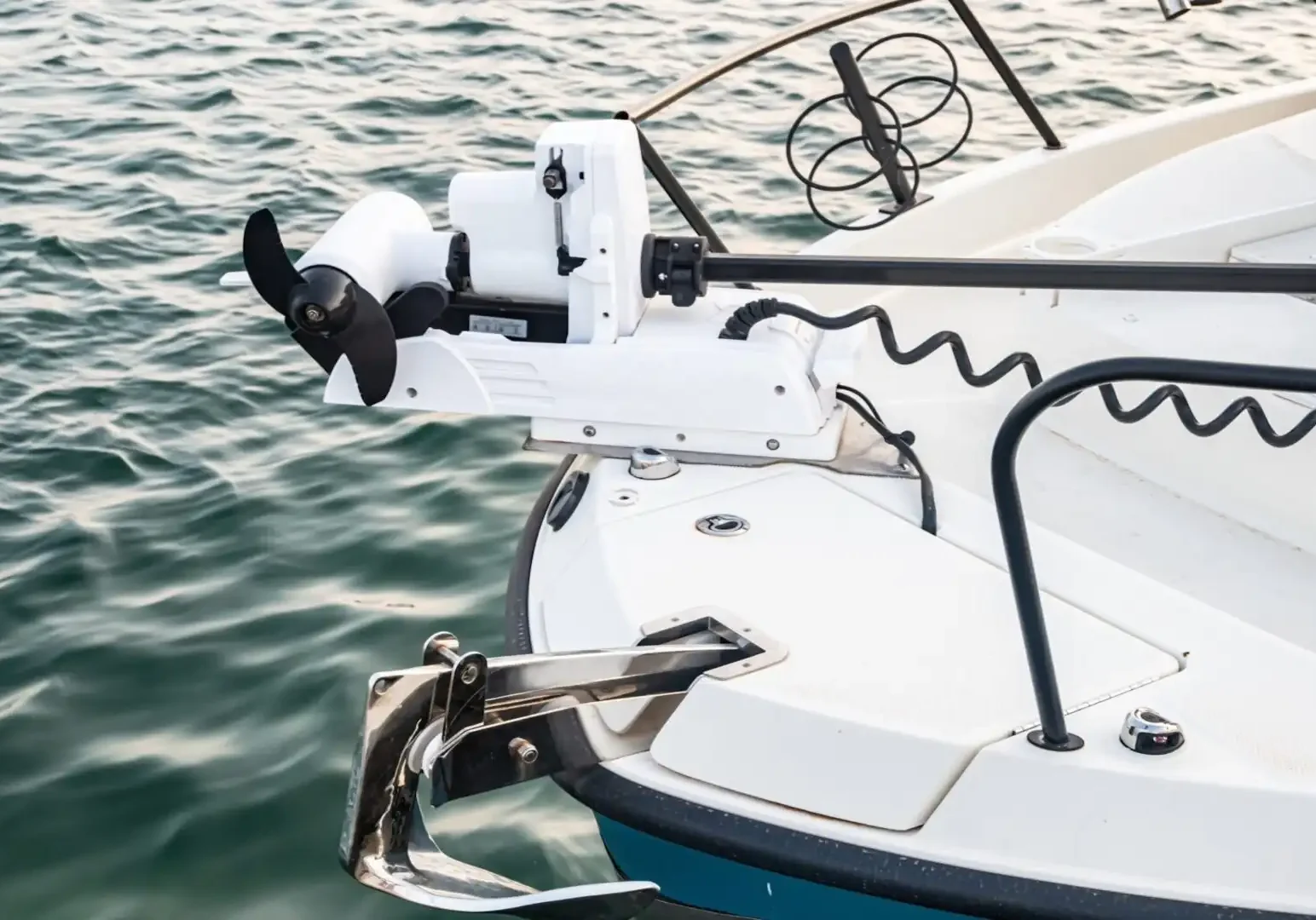Top Offshore Trolling Motors Feature Image